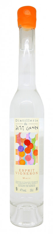 bouteille de Marc de Muscat d&rsquo;Alexandrie, Distillerie du Petit Grain, &eacute;tiquette Esprit Vigneron, 47% alc., alambic cuivre traditionnel, fruits biologiques, terroir des Pyr&eacute;n&eacute;es-Orientales, Domaine Danjou-Banessy, spiritueux artisanal