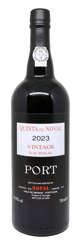 bouteille de Quinta do Noval Vintage Nacional 2023, coffret en bois, Douro